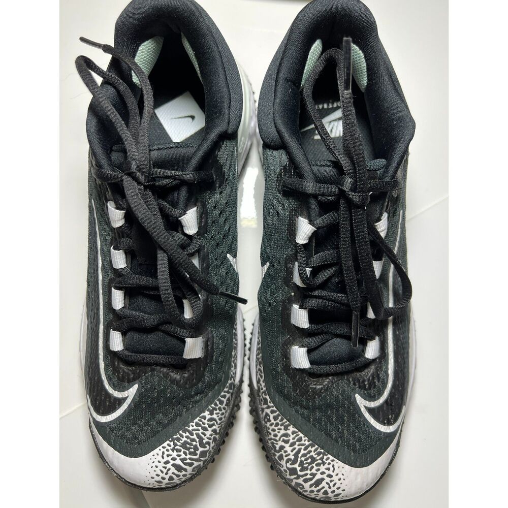Nike Alpha Huarache Elite softball cleats. Size 8 (W).